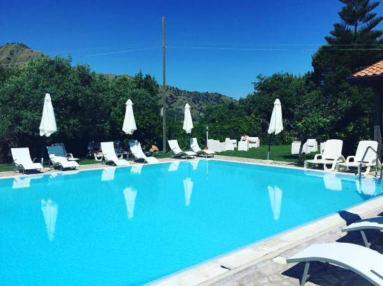 Вілла Agriturismo Valle Alcantara Motta Camastra Екстер'єр фото
