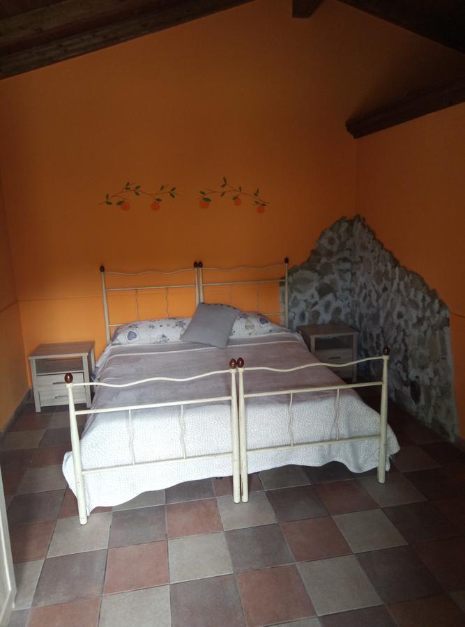 Вілла Agriturismo Valle Alcantara Motta Camastra Екстер'єр фото